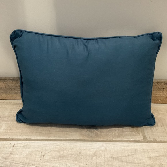 Christmas Nativity Scene Throw Decorative Pillow 13" X 8" Holiday Religious - Picture 2 of 2